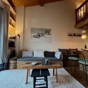  Appartement Ensoleillé Aux Tines, Vue Massif